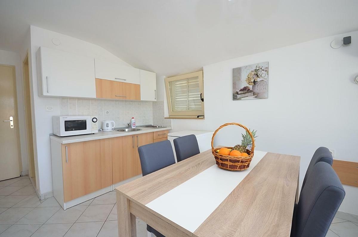 Apartmani Ana Tribalj Exterior foto